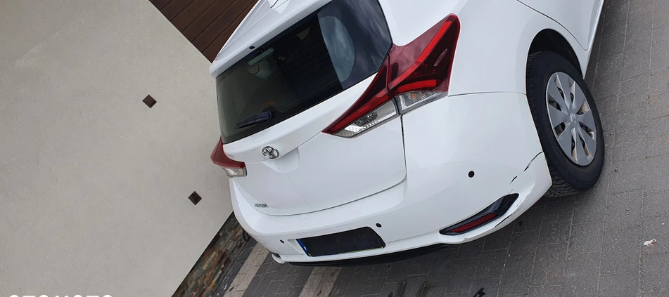 Toyota Auris cena 25900 przebieg: 270000, rok produkcji 2017 z Nowe Warpno małe 56
